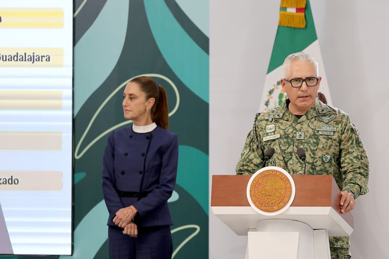 El general Román Villalvazo Barrios, jefe del Centro de Coordinación Copa Mundial de Fútbol 2026, habla durante una rueda de prensa en el municipio de Zapopan en Jaisco.