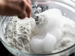 Mezclar bicarbonato con detergente y azúcar: para qué se usa y por qué lo recomiendan
