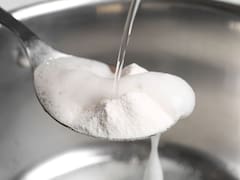 Mezclar bicarbonato de sodio con agua oxigenada: por qué lo sugieren y para qué es útil
