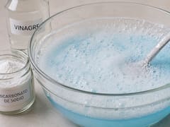 Mezclar bicarbonato de sodio, vinagre y detergente: por qué lo recomiendan y para qué sirve