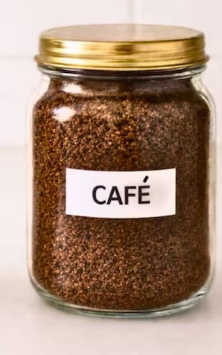 Mezclar café usado con bicarbonato: para qué sirve y por qué lo recomiendan