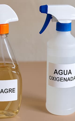 Mezclar vinagre con agua oxigenada: por qué recomiendan esta mezcla prodigiosa y para qué sirve