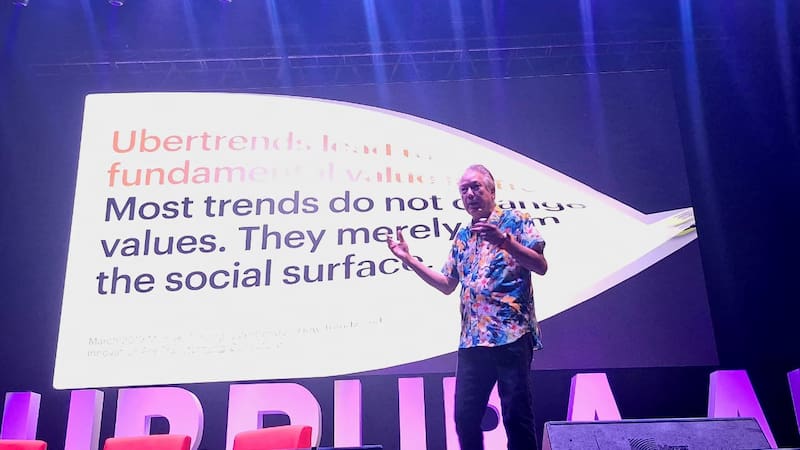 Michael Tchong, fundador de Ubertrends, durante su ponencia en el Púrpura Summit | Foto: El Cronista