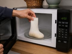 Meter un calcetín lleno de arroz al microondas: para qué sirve y por qué lo recomiendan