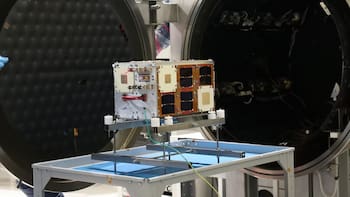 Argentina captó señales del microsatélite Atenea: un hito espacial que consolida lazos con EE.UU. y la comunidad científica global