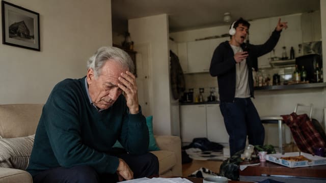 Miguel, jubilado de 72 años, debe compartir piso con un joven de 24: “El alquiler cuesta la mitad de mi pensión”