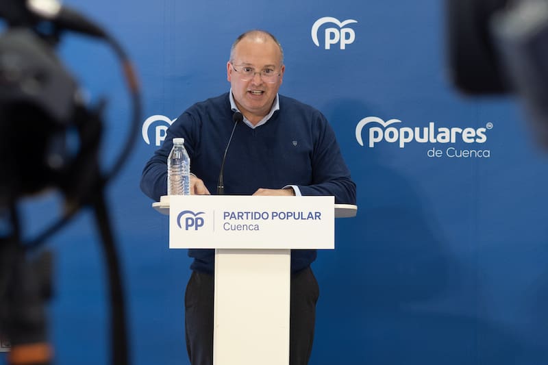 El secretario general del PP, Miguel Tellado, lidera la ofensiva política con acusaciones sobre causas judiciales que afectan al entorno del Gobierno.