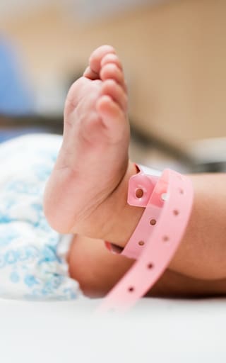 Confirmado por la Corte Suprema: el apellido de un hijo recaerá sobre el juez en estos casos y los padres no tendrán poder de decisión