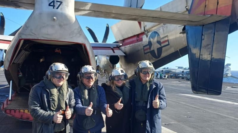 Javier Milei presenció demostraciones aéreas de aviones F-18 y helicópteros MH-60 Seahawk. (Foto: @armadaargentinaof)
