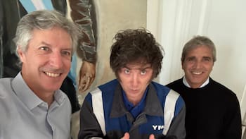 Caputo, en racha ganadora: leyes en mano, dólar en baja y el premio “inminente” que espera