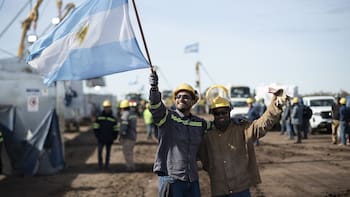 YPF sigue pisando fuerte en Vaca Muerta: cómo es, al detalle, la nueva planta de GNL a 50 km de Añelo