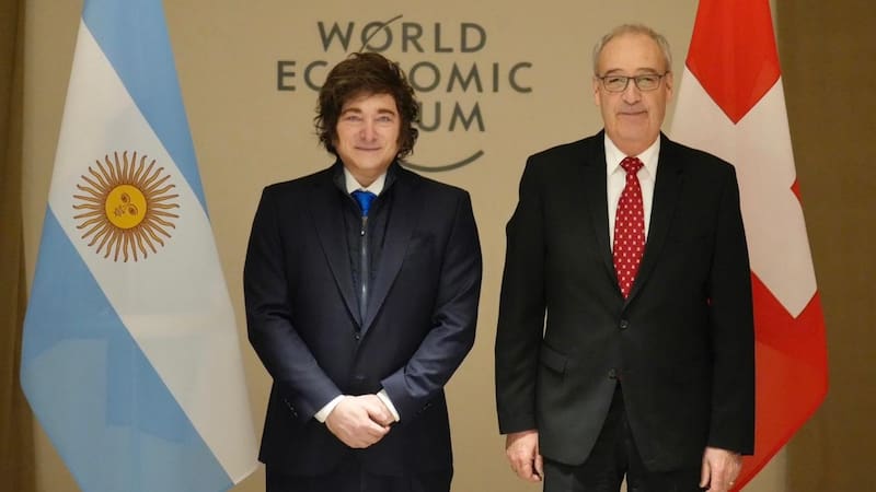 Hoy ya se reunió con el presidente de Suiza Guy Parmelin y luego ingresó al salón Jakobson donde comenzó el Country Strategy Dialogue on Argentina.