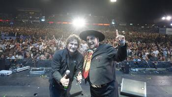 Milei cantó en en Festival de Jesús María y le agradeció a los cordobeses “por ayudarlo a ser Presidente”