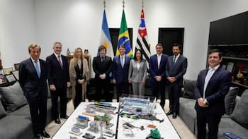 Milei suma tres escalas para respaldar a la derecha en la región: primera parada, Brasil
