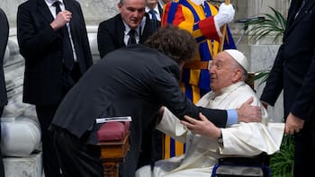 Milei recordó al papa Francisco a un año de su muerte: “Abrazo a la distancia”