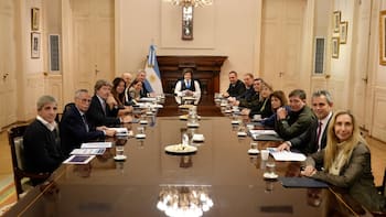 Milei reunió al Gabinete y dejó un mensaje interno sobre la continuidad de Adorni