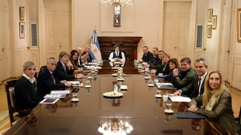 Milei reunió al Gabinete en medio de la polémica por Adorni y los créditos de Banco Nación