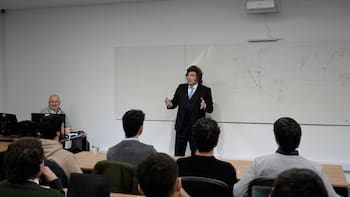 Entre la guerra libertaria y la defensa de Espert, Milei busca retomar la agenda y dio una clase en San Andrés