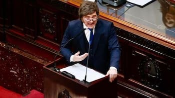 Vuelve a caer la confianza en Milei y ya es menor que la de Macri en el mismo punto de gestión