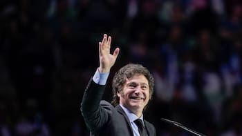 La psicología del votante de Milei: ¿por qué el apoyo al rumbo político convive con un 70% de pesimismo económico?