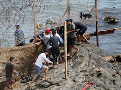 Crisis migratoria | Miles de personas cruzan desde Marruecos y España acuerda acelerar la devolución de quienes entraron ilegalmente
