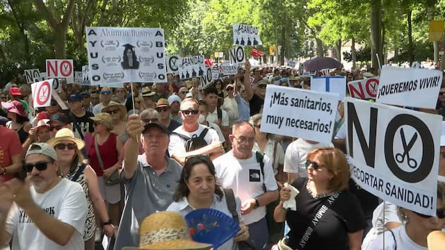 Miles de personas toman las calles de Madrid por la salud pública: denuncian largas filas de espera y rechazan la privatización