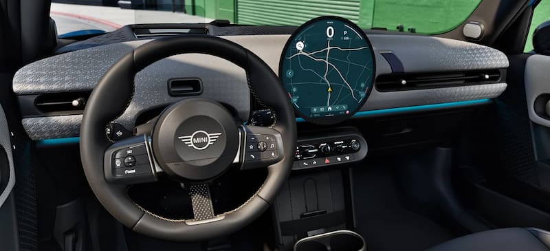 El nuevo MINI Cooper de 5 puertas: cuenta con un diseño renovado y alcanza una velocidad máxima de hasta 242 KM/H.