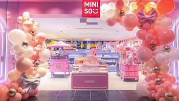 El gigante Miniso llega al país y busca empleados para sus locales en shoppings del AMBA: cómo postularse