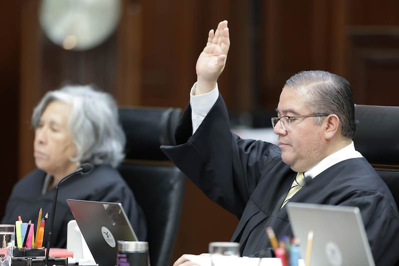 Jurista con vocación social y amplia trayectoria en el servicio público.