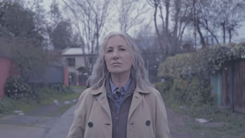 Mis muertos tristes (Netflix), una miniserie de cuatro episodios dirigida por el cineasta chileno Pablo Larraín.
