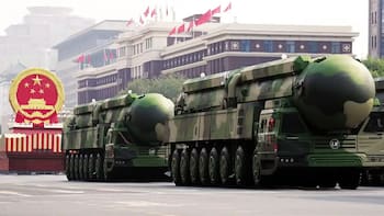China lanzó un misil estratégico desde un submarino nuclear en medio de las tensiones con Japón y Taiwán