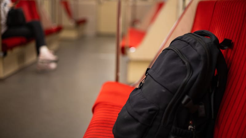 El Metrobús de Ciudad de México cambia las reglas sobre el uso de las mochilas en el transporte público