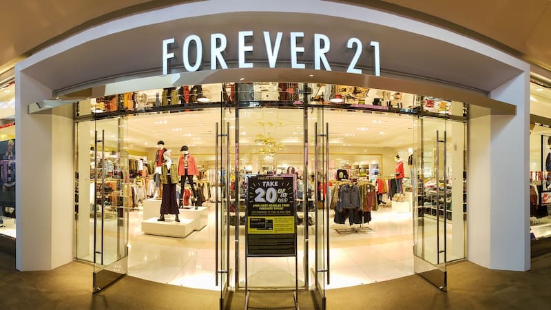 Se cierra la tienda de ropa más popular del país: más de 200 tiendas bajarán sus persianas.