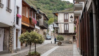 El encantador pueblito medieval que tiene menos de 900 habitantes y está a sólo 2 horas de Castilla y León