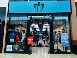 Pasó de la calle Avellaneda a malls de Miami: un año después vende su ropa deportiva por kilo en el Conurbano