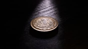 ¿El peso mexicano puede bajar de 17 unidades por dólar de EEUU? Esto dicen los analistas
