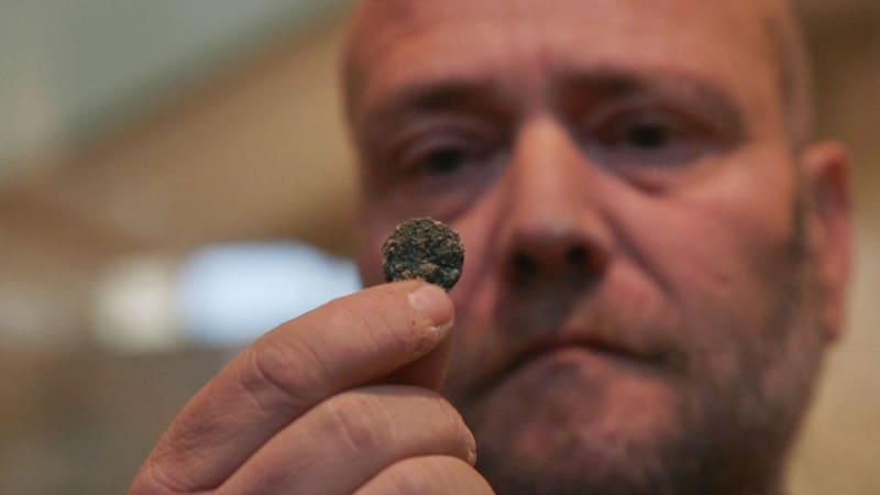 El sitio fue hallado intacto, cubierto por una capa arqueológica datada en el año 70 d. C.,