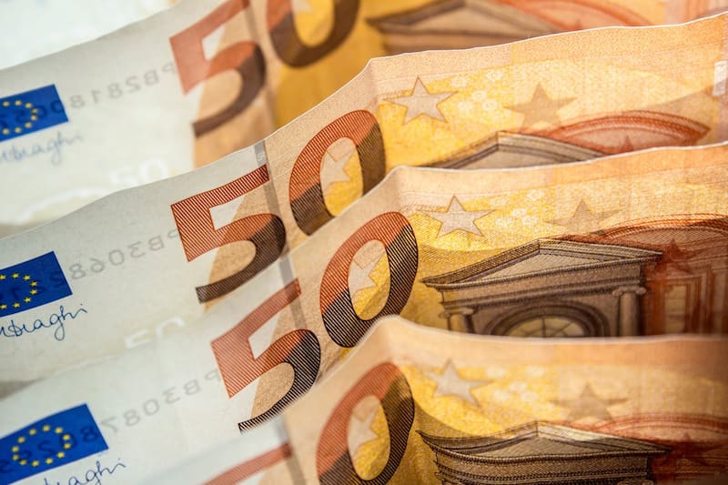 La cotización del Euro y yuan (foto: Pexels).