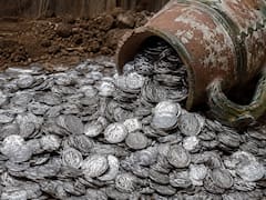 Hallazgo sin precedentes | Descubren un tesoro oculto con más de 2600 monedas de plata del siglo XV
