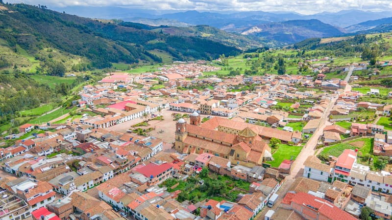 Las calles empedradas y la arquitectura colonial convierten a Monguí en uno de los pueblos más fotografiados de Boyacá.