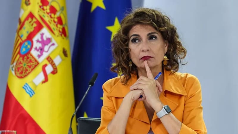 Montero se despide del Gobierno con “ilusión y esperanza”: Carlos Cuerpo y Arcadi España asumen ante el Rey