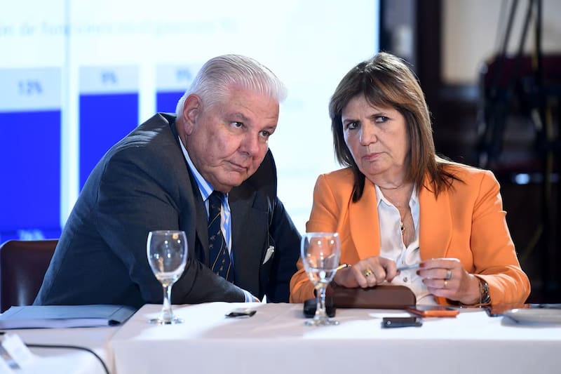 Agustín Monteverde, titular de la Comisión de Presupuesto del Senado junto a Patricia Bullrich