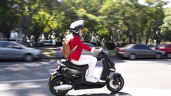 Cambian las motos y bicicletas eléctricas: conducir ya no será tan fácil en CDMX por orden del Gobierno