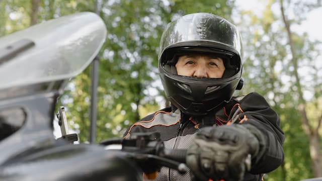 Alerta motociclistas | Autoridades emitieron una alerta por el mal diseño de estos tres productos de obligatorio uso