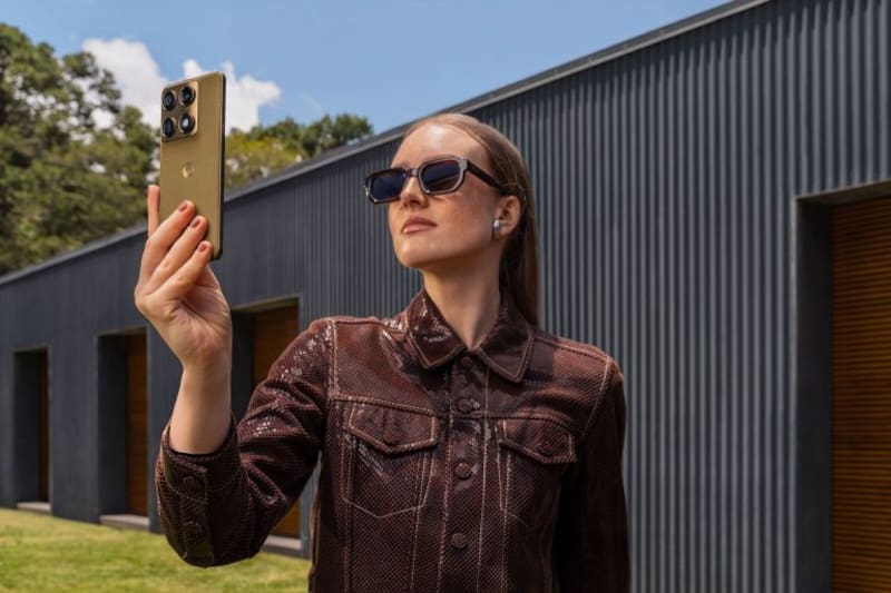 Con los tonos validados por Pantone, Martini Olive y Carbon, el lujo está en cada detalle del Signature.