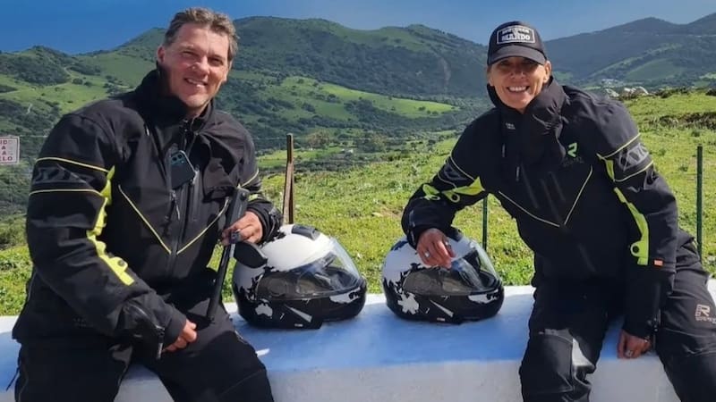 De Alaska a la Patagonia: una pareja recorrió América de punta a punta en dos ruedas, volvió a Chubut e invirtió u$s 140.000 para crear una empresa de mototurismo