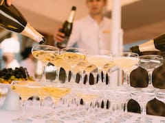 Javier Millán, 20 años, trabaja en hostelería: “Con este trabajo puedo ahorrar para mi futuro”