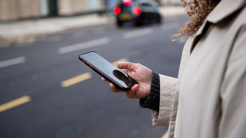 Honolulu es una de las únicas ciudades con una legislación vigente para afrontar el “Distracted Walking”.
