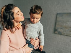 Confirmado por Hacienda | Las madres podrán deducir casi 500 euros en la Declaración de la Renta, pero solo en estos casos