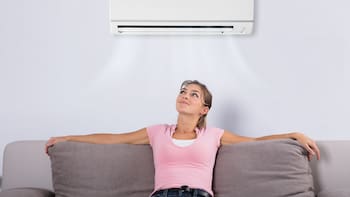 Adiós al aire acondicionado | El Gobierno prohíbe instalarlos en las fachadas de todas las viviendas sin autorización